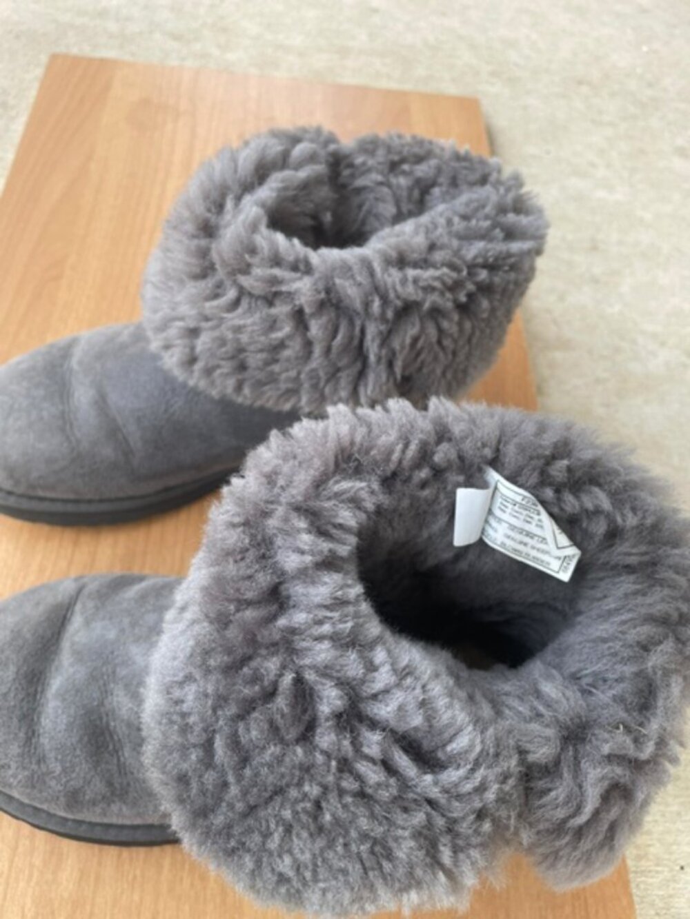 UGG Australia Women's Suede Bailey Button Bomber Boots, Gray, Size 6 - Picture 8 of 12